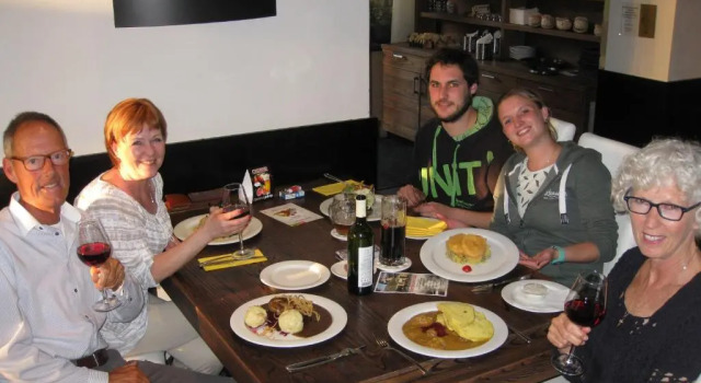 Apartma Marcella Liberec, Book Hotel Hoteller i Jizera Mountains med morgenmad, Morgenmad