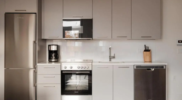 Апартаменты с балконом Reside Navy Yard, a Wyndham Residence