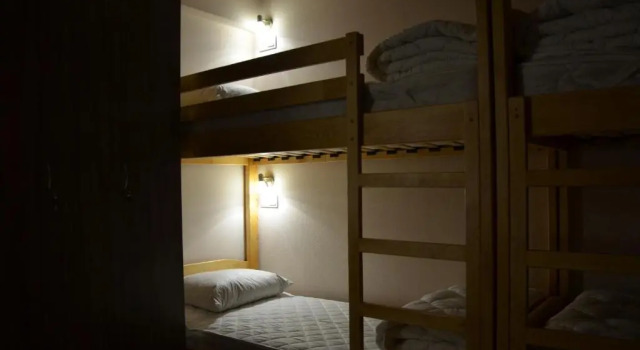 Кровать в общем номере (мужской номер) Hostel VShokoladi