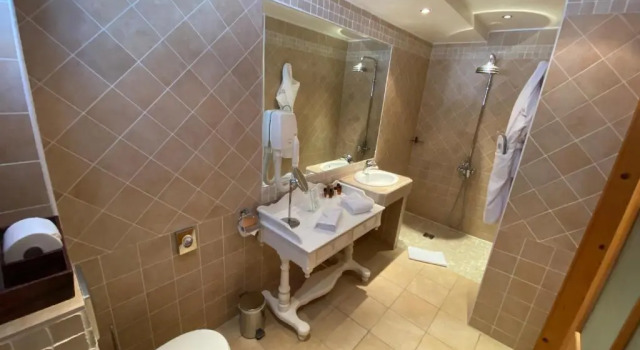 Двухместный номер Classic Hôtel Le Chalet dAuron Restaurant et Spa