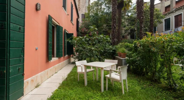 Апартаменты c 1 комнатой Garden Apartment