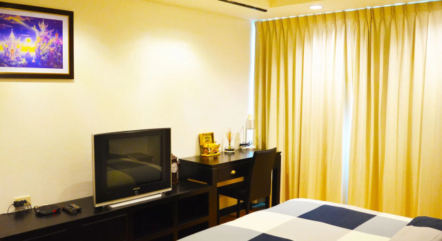 Serena Sathorn Suites
