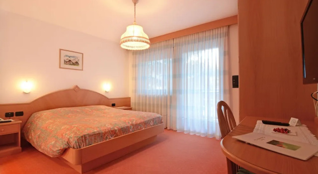 Двухместный номер Standard с балконом Hotel Dolomites Inn