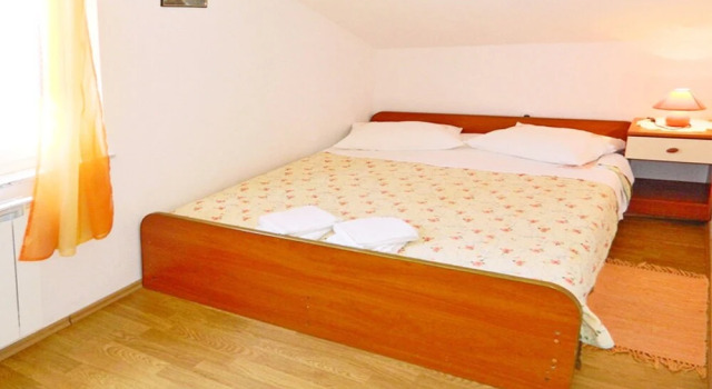 Apartment Kristian, Prenota Appartamento Hotel a Isole Quarnerine con parcheggio, Parcheggio
