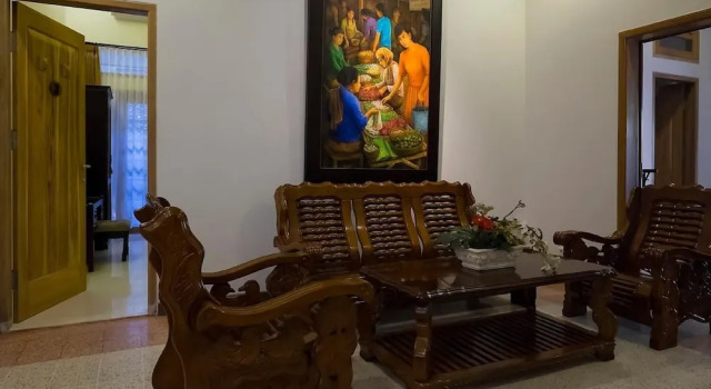 Helena Guest House, Reserva ahora Hostal o pensión Malang Java Oriental, cerca de Parque Alun Alun Malang