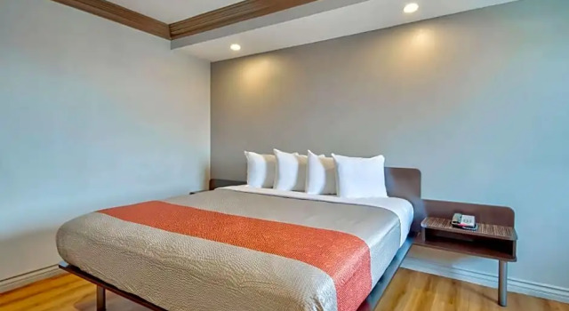 Люкс Motel 6 Gardena