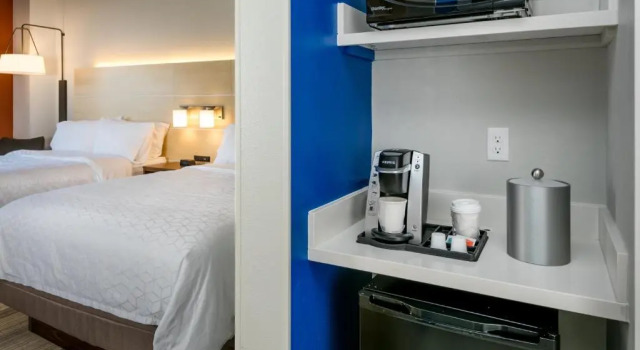 Четырёхместный номер Standard Holiday Inn Express & Suites - Bend South by IHG