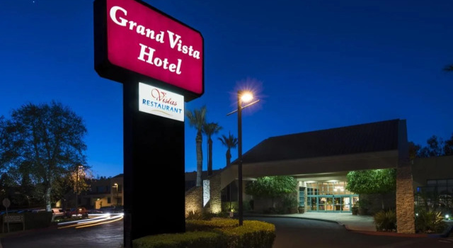 Grand Vista Hotel