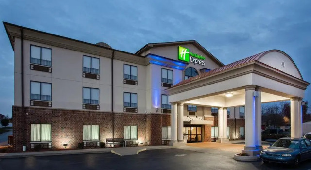 Четырёхместный люкс Holiday Inn Express Princeton/I-77 by IHG