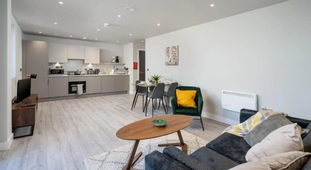 Divine Apartments Slough *Brand New* 2 bed 2 baths, Varaa Huoneisto Asunnot kohteessa Merseyside, Huoneisto