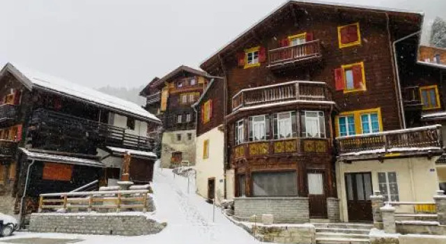 Qi-Lin Hotel Restaurant, Boek Hotel Anniviers Sierre