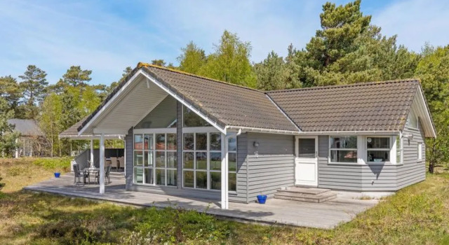 "Roze" - 150m from the sea in Bornholm, Rezerwuj Hotel Hotele w Hovedstaden region z parkingiem, Parking