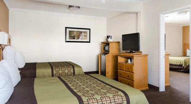 Anaheim Islander Inn and Suites