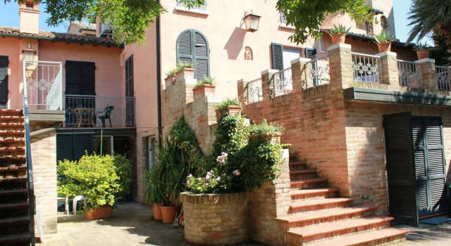 Ai Giardini di San Vitale, Забронировать Отель «постель и завтрак» Равенна Ravenna Area, рядом с Городской музей искусств