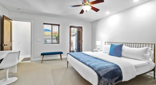 Villa del Sol Montana, Забронировать Вилла Коттеджи Палм-Спрингса, рядом с Palm Springs Swim Center, Коттедж