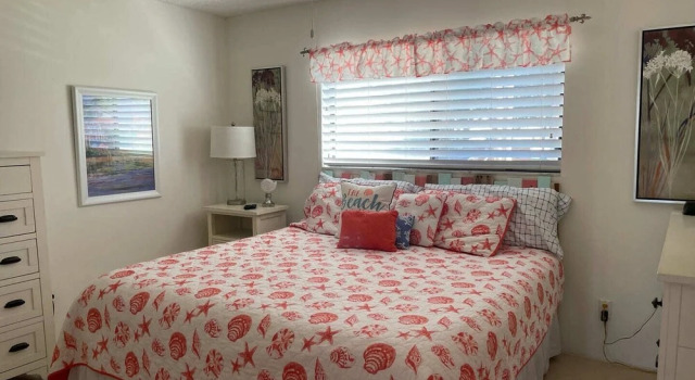 Estero Island Yacht Raquet Club Condo - Beautiful Canal Views