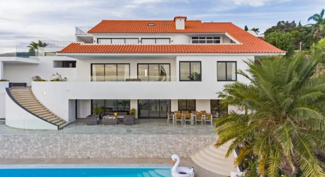 Вилла Sky Villa by an island apart