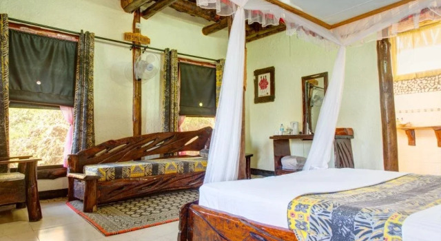 Manyara Wildlife Safari Camp, Rezerwuj Hotel Migungani 