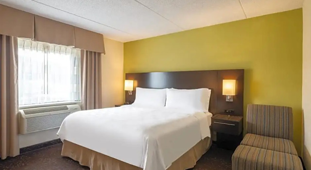 Двухместный люкс Holiday Inn Greensboro Coliseum by IHG