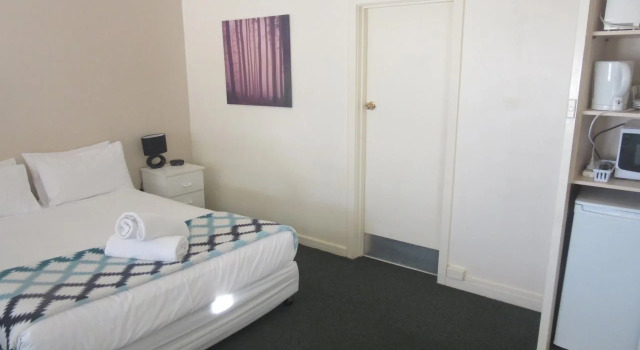 Abel Tasman Airport Motor Inn, Buchen Sie Hotel Launceston Tamar Valley