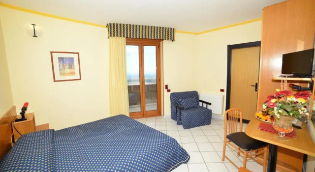 Номер Standard Hotel Lo Smeraldo
