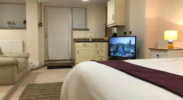 Четырёхместный номер Standard The Castle Hotel