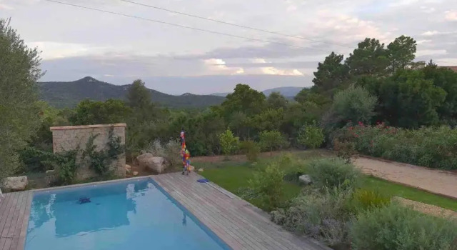 Коттедж VILLA privée 3 étoiles avec piscine, jardin et terrain de pétanque
