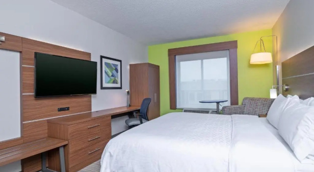Номер Standard Holiday Inn Express Hotel & Suites Woodbridge by IHG