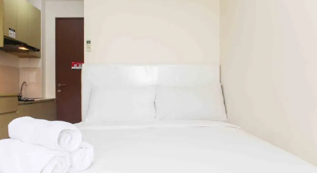 Homey And Comfort Studio At Tifolia Apartment, Prenota Appartamento Cempaka Putih 