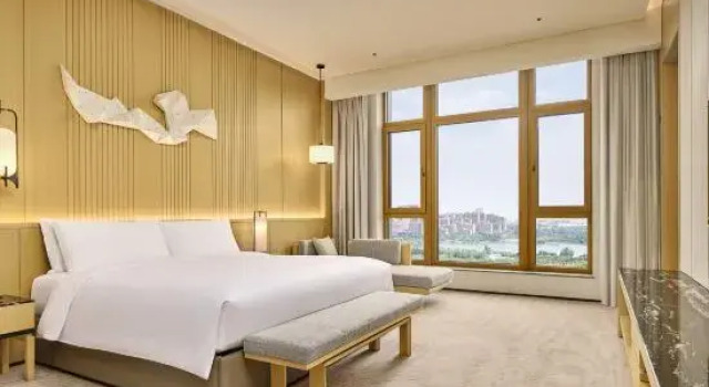 Люкс Deluxe Secan Hotel Qingdao, Curio Collection By Hilton