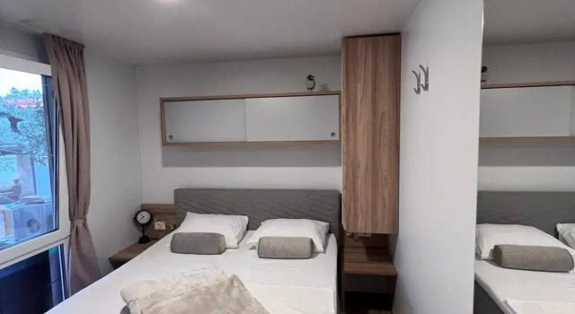 Mobile House F&L