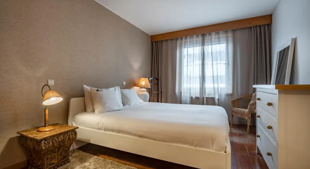 Nomad s Family - 2bdr Beach Vibe Matosinhos, Varaa Hotelli Hotellit Porto pysäköinnillä, Pysäköinti