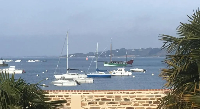 Апартаменты GÎte indépendant dans une villa -Vue et accès direct mer - avec 3 chambres et 3 grandes terrasses