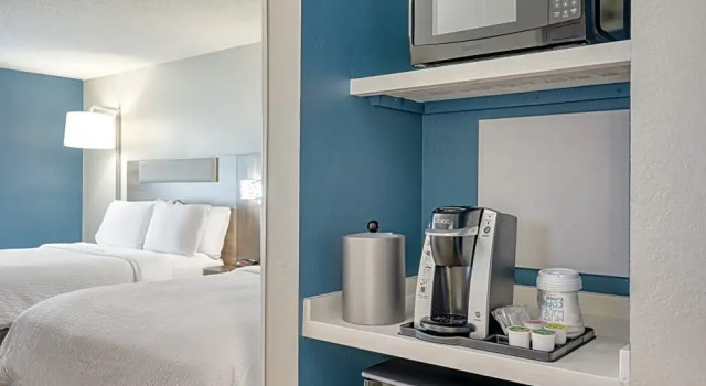 Четырёхместный номер Deluxe Holiday Inn Express Hotel & Suites Columbia-I-20 at Clemson Road by IHG