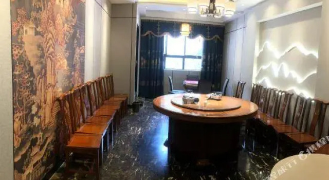 Номер Deluxe City Garden Hotel