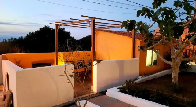 Коттедж с 2 комнатами Sunset House