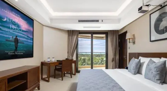 Suite Zhenru Hotel