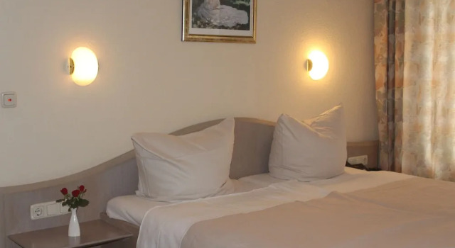 Saarhotel, Забронировать Отель Саарбург Trier-Saarburg, рядом с Канатная дорога Saarburger