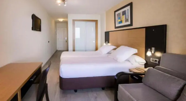 Номер Standard с балконом Hotel Marina d'Or 3