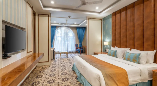 Полулюкс Hotel Hukam's Lalit Mahal