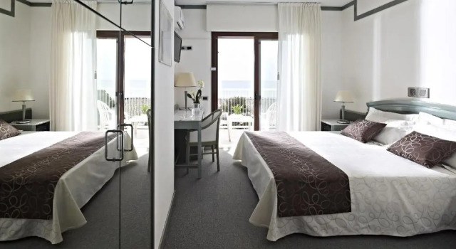 Hotel Atlantic, Book Hotel Hoteller i Friuli Venezia Giulia med parkering, Parkering