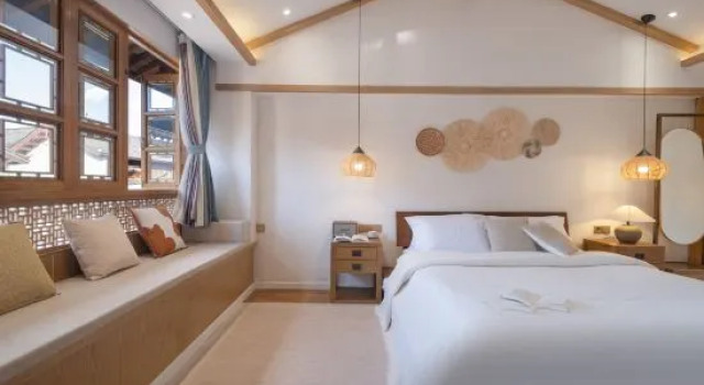 Люкс Dongsheng Wild Luxury Courtyard (Lijiang Mufu Store)