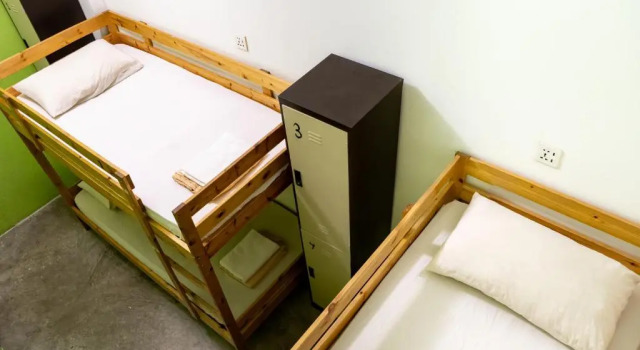 Кровать в общем номере (женский номер) PODs The Backpackers Home & Cafe, Kuala Lumpur