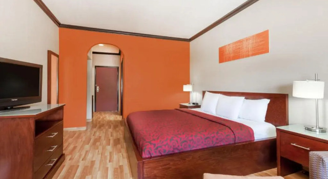 Люкс Days Inn & Suites by Wyndham Marquez