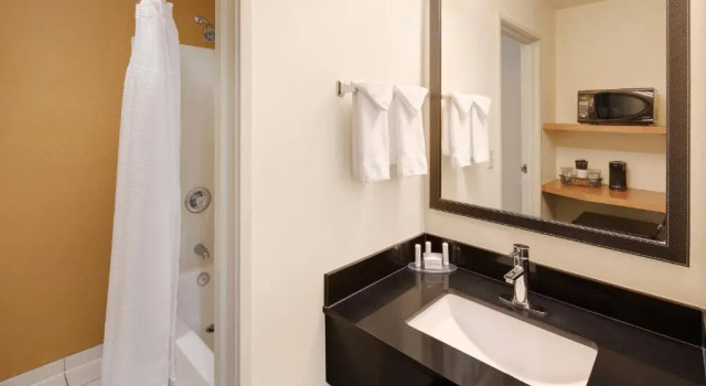 Номер Standard Fairfield Inn and Suites by Marriott Indianapolis Airport