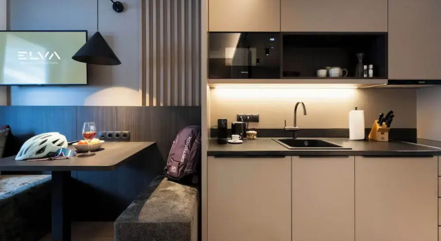 Семейные апартаменты с балконом и с видом на горы ELVA PREMIUM APARTMENT HOTEL inklusive Sommerpass STUBAI SUPER CARD
