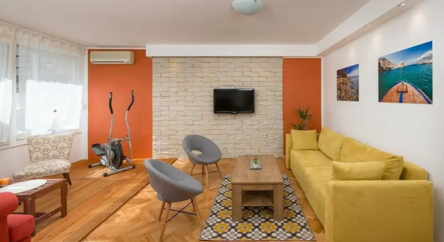 Exclusive apartment Bugenvila, Prenota Appartamento Splitska 