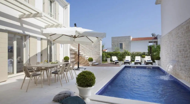 Villa Frida by HMZ Villas