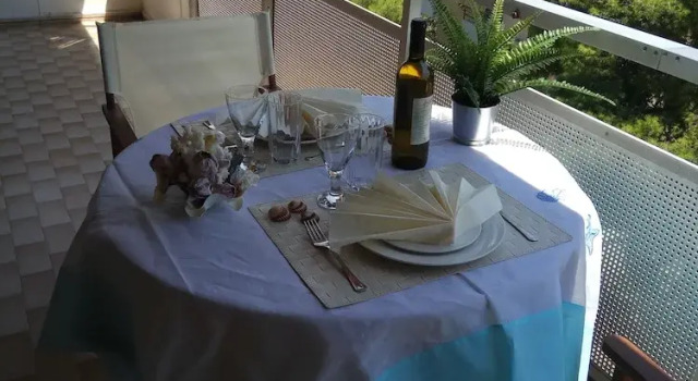 Top Floor Cozy Apartment near Beach, Забронировать Апартаменты/квартира Варкиза Attica Riviera