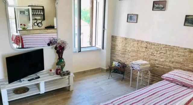 La "Casina nel borgo" , relax a un passo dalle 5 Terre, Забронировать Отель Отели и гостиницы Виллафранка-ин-Луниджана, Отель
